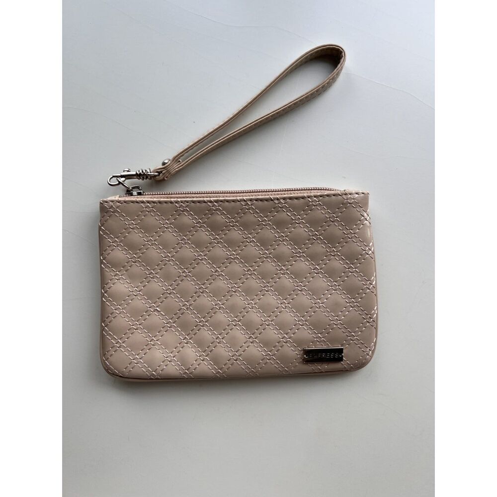 Vintage Y2K Express Quilted Patent Leather Wristlet In Nude Excellent Condition